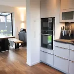 Haus Friesenkuss Mit Hund