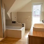 Haus Friesenkuss Mit Hund Dom wakacyjny