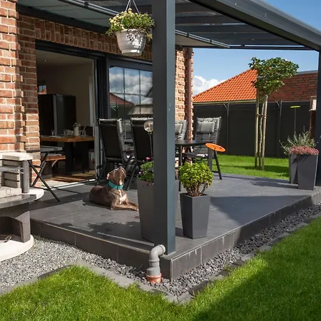 Haus Friesenkuss Mit Hund Dom wakacyjny *