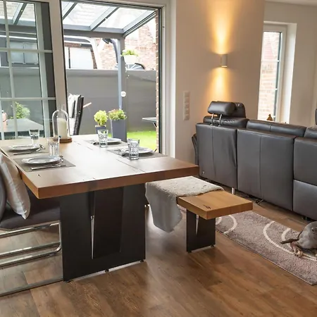 Haus Friesenkuss Mit Hund Schillig
